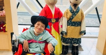 "다만 자립을 조금 더 빨리 알았더라면, 더 빨리 나올 수 있었을 텐데, 그게 아쉬워요. 단기 체험 다녀온 사람들 이야기를 듣기 전에는 ‘나는 왜 밖에도 못 나가고 맨날 시설에만 있어야 되나.’ ‘나는 이렇게 살아야 하나 보다’ 생각했거든요. 힘들어도, 나는 나와서 살고 싶었어요."