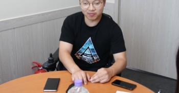 “아빠 나 여기서 자립하고 싶어.” 아빠가 “자립이 뭐야?”라고 물으시더라고요. 그래서 “시설에서 나가서 대학생들 자취하는 것처럼 혼자 자유롭게 사는 게 자립이야. 나 시설에서 나가고 싶어.”라고 말씀드렸어요. 아빠가 처음에는 반대하셨다가 제 설명을 듣고 허락해 주셨죠. “그래, 진욱이 너가 하고 싶다는데 해줘야지.” 