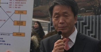 김 변호사는 "31년 전 오늘 형제복지원 원장을 구속한 날"이라며 "울주군에 있던 작업장에 복지원 수용자들이 강제노역하는 것을 알고 조사를 마치고 부산 본원 수사를 하려 했지만, 부산지검장과 차장검사가 조사를 좌절시켰다"고 주장했다.