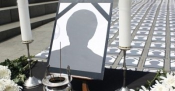 "부재(不在)가 가시화될 수 있는 삶, 증발하지 않는 죽음. 시설에 거주하는 장애인들에겐 허락되지 않는 삶과 죽음이다."
