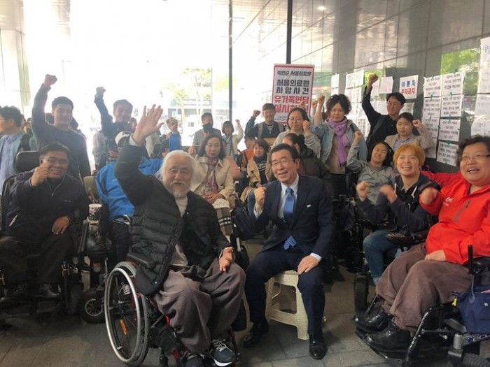 서울장애인차별철폐연대(이하 서울장차연)의 서울시 중증장애인 감옥수감계획 폐기 및 지역사회 권리쟁취 천막농성 19일차 보고 및 농성 철수 입장문
