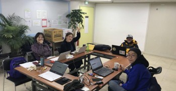 발바닥은 2017년 평가 워크숍 중입니다. 시작하기전에 새삼 올해 활동기조를 읽으며 다들 감탄중. 우리 짱 멋있어(?) -찍사: ㅇㅈㅁ